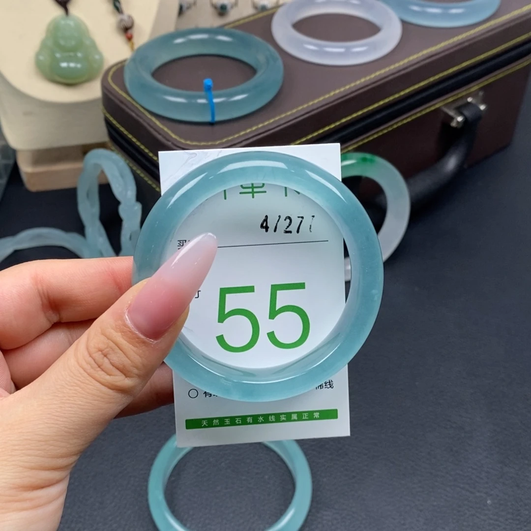 C***.石英质玉未镶嵌手镯