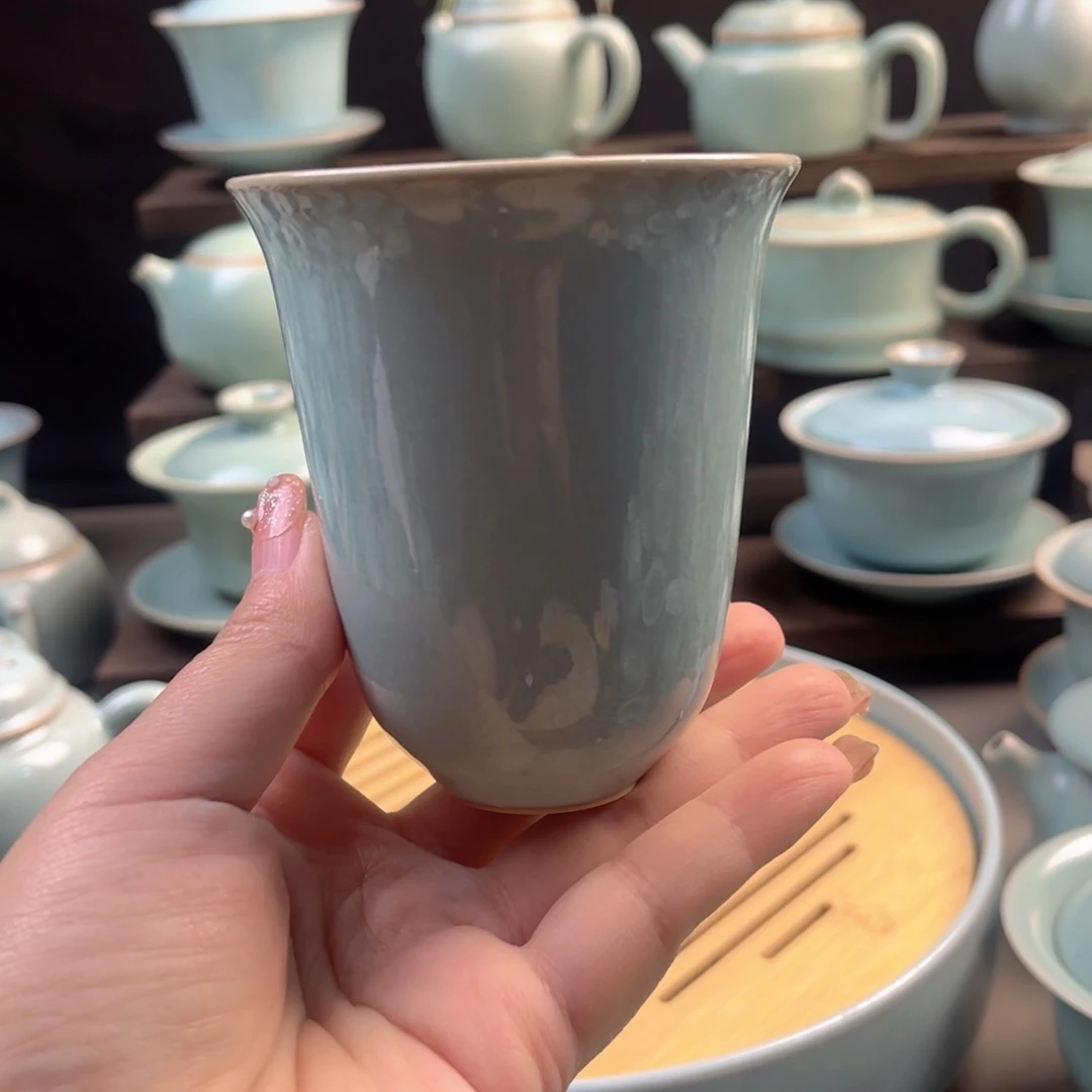 瓷天青釉铃铛杯原矿