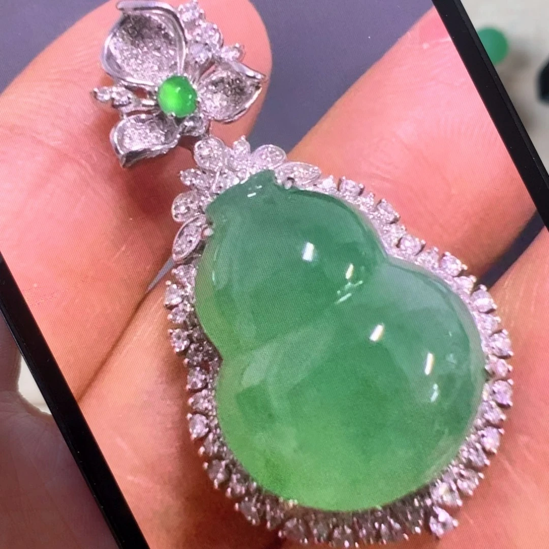 翡翠颈饰18K金镶嵌赛***麻天然A货