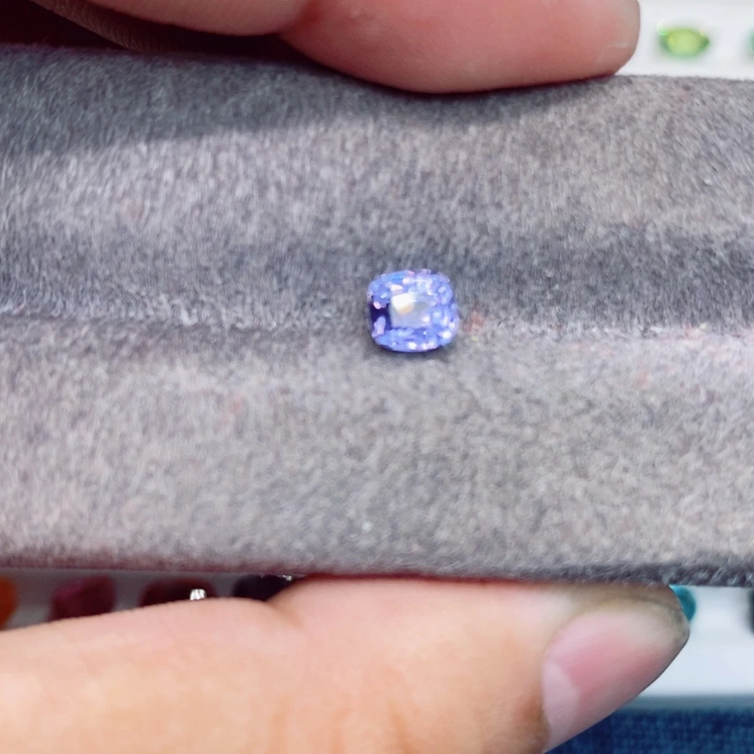蓝宝石裸石未镶嵌蓝宝石无烧1.09克拉