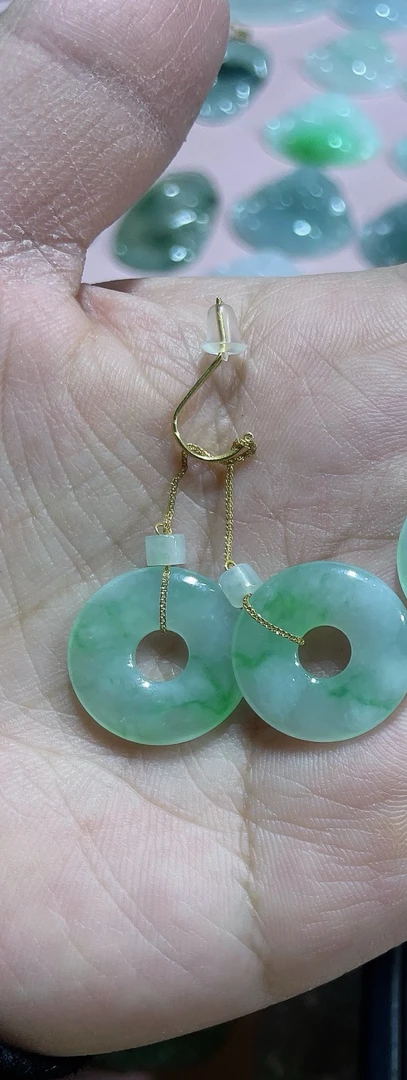 缅料翡翠冰飘绿甜甜圈