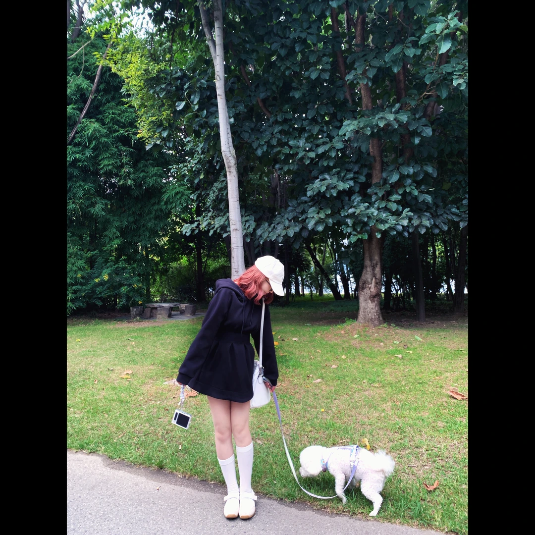 刘婆子店铺款【掐腰卫衣裙】设计感修身长袖掐腰连帽卫衣裙K8821