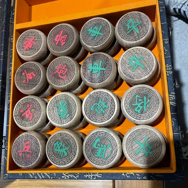 中国象棋实木大号柚木棋子皮革棋盘成人学生送礼长辈高档套装