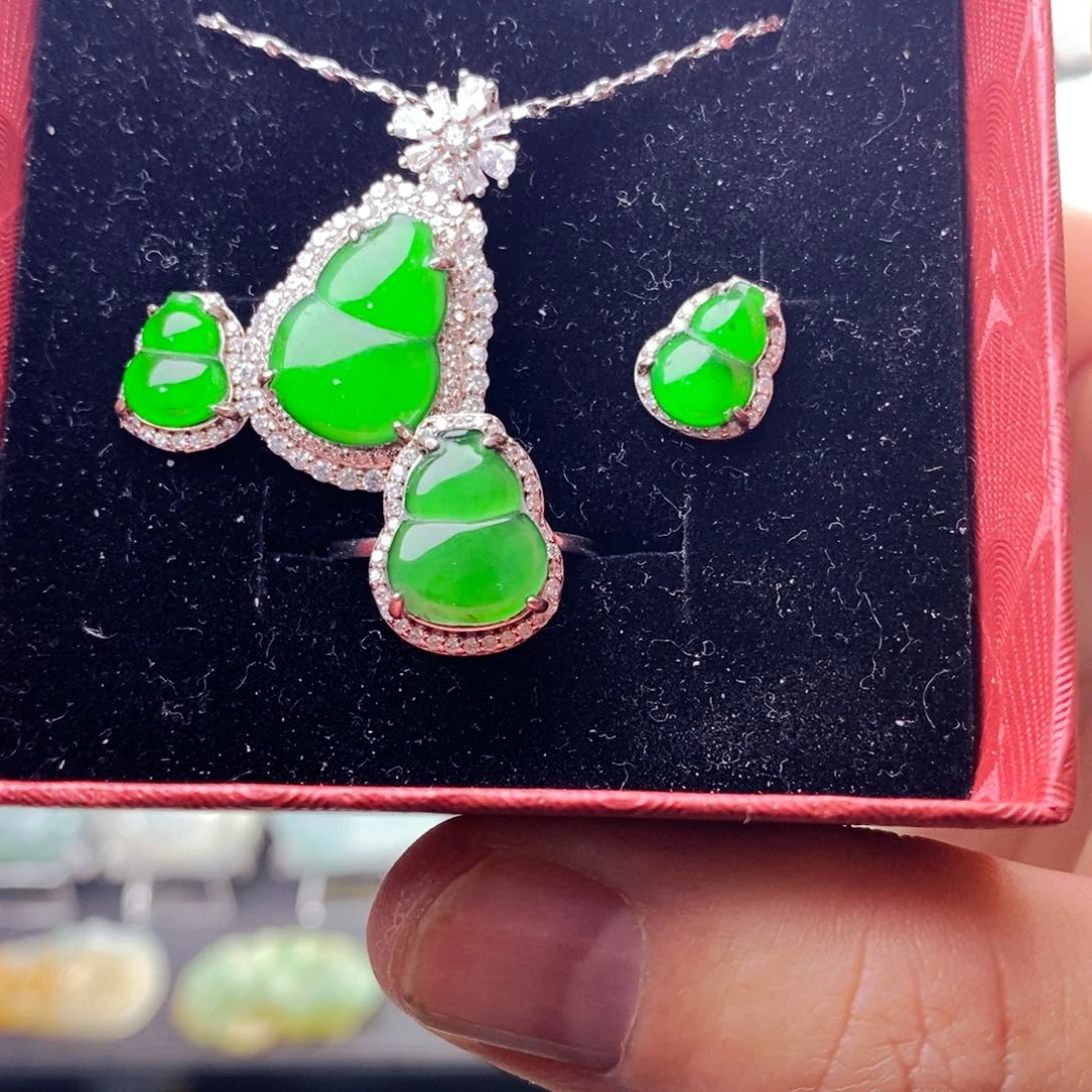 颈饰未镶嵌翡翠天然翡翠套链