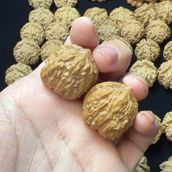 文玩核桃把件秦岭植物核桃