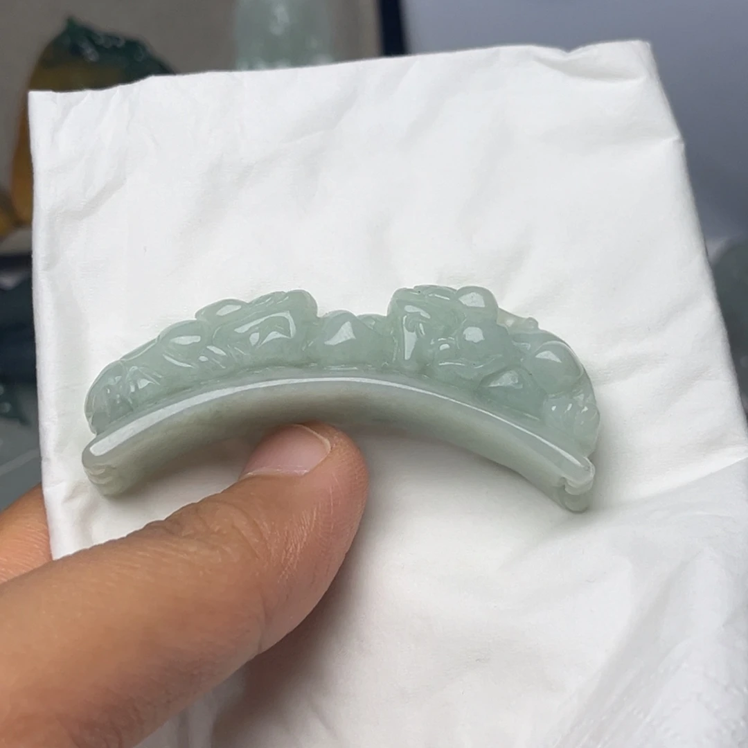 翡翠未镶嵌颈饰挂件