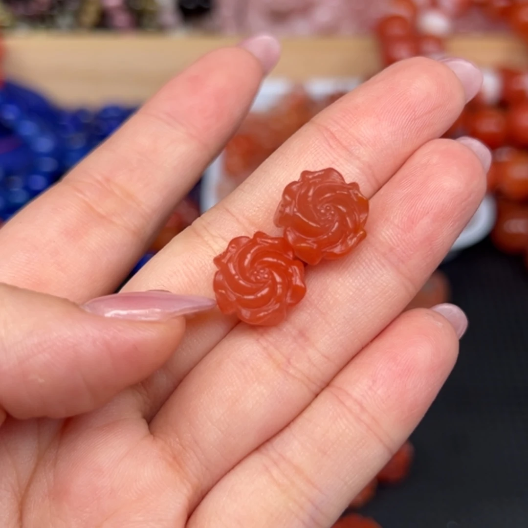 南红玛瑙未镶嵌吊坠(不含链)多样性