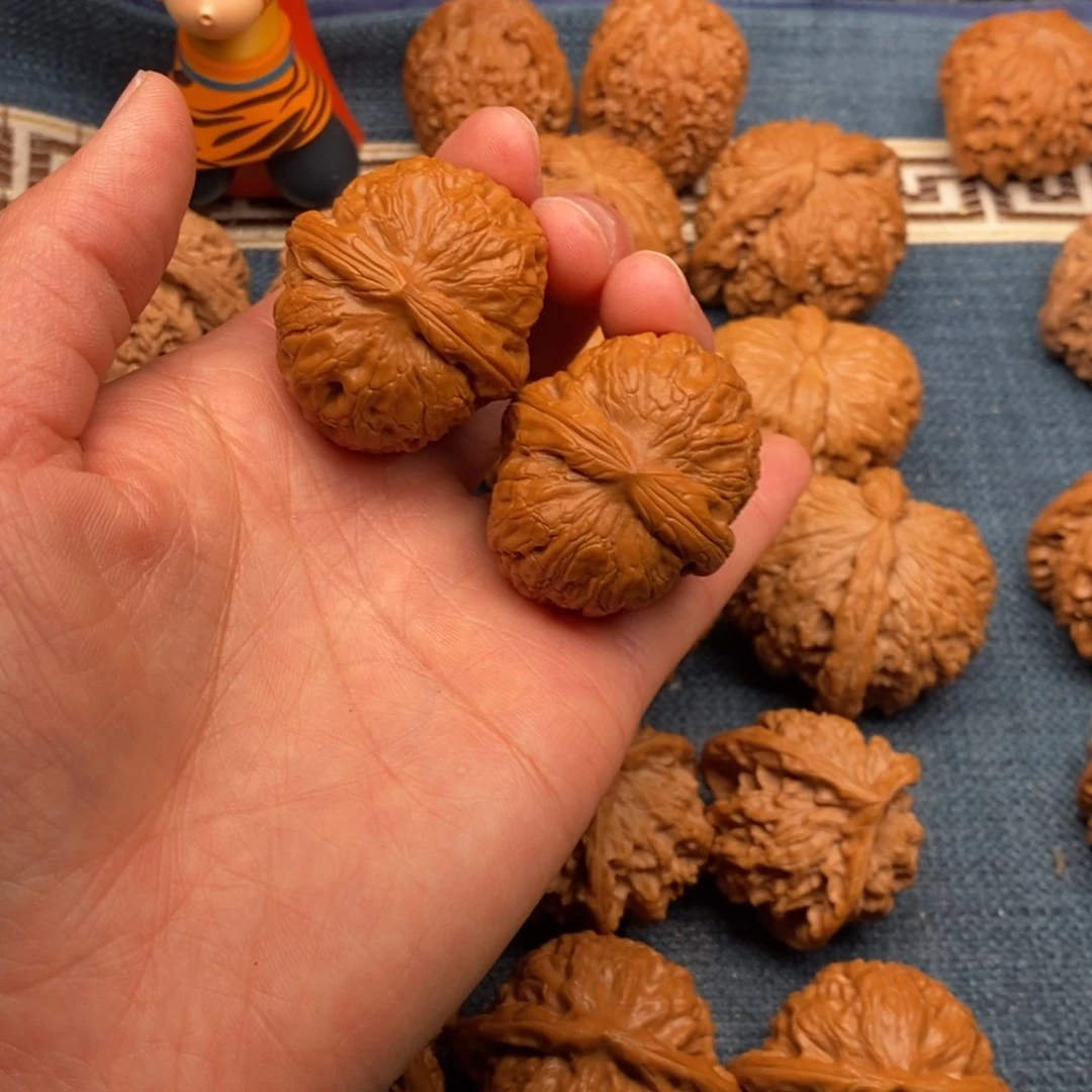 文玩核桃把件37元宝