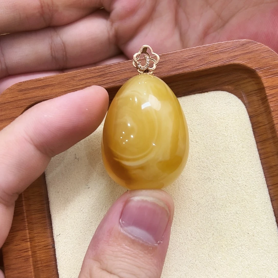蜜蜡未镶嵌珠宝奇石