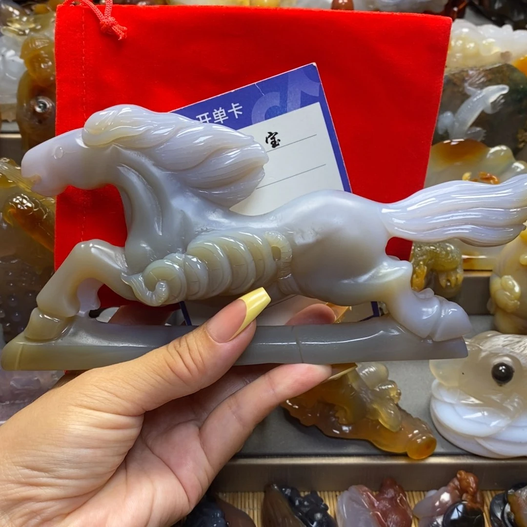 玛瑙/玉髓摆件未镶嵌笑****幻