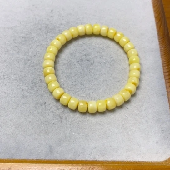 蜜蜡裸石未镶嵌手串