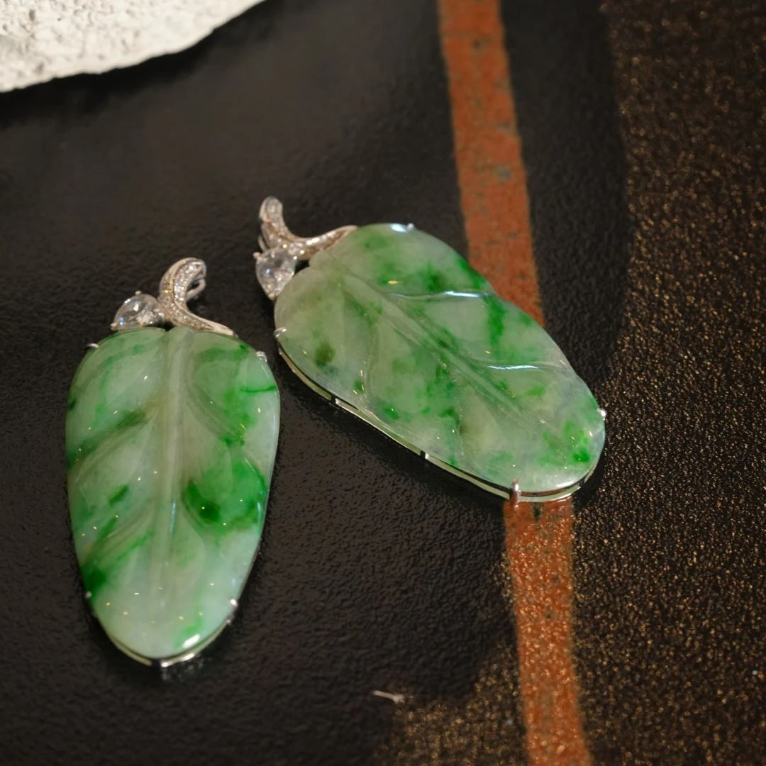 【初见珠宝】18k金翡翠吊坠20-1CH126X154【多样性发一件】约16*28mm