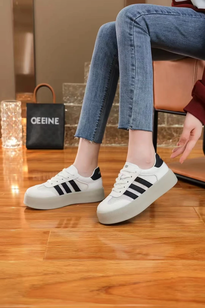 日常青年学生系带中年户外休闲鞋德训鞋女士休闲板鞋透气