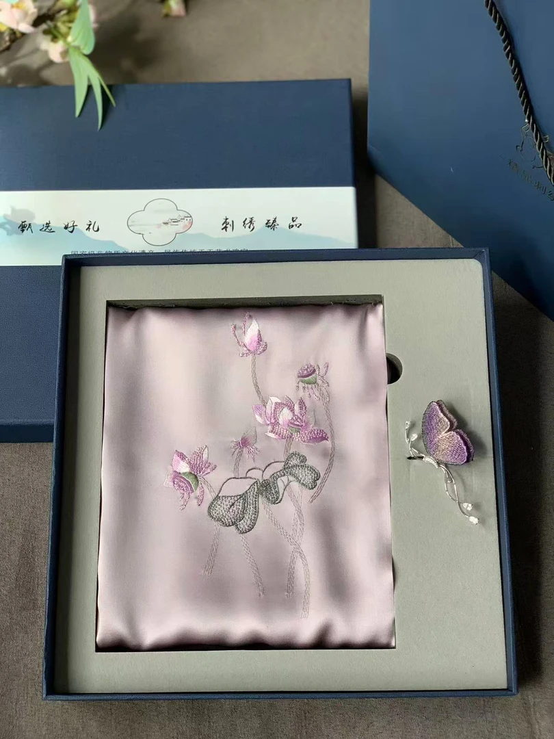 苏绣礼盒送女老师国风伴手礼送外国人礼物真丝丝巾手工刺绣围巾女