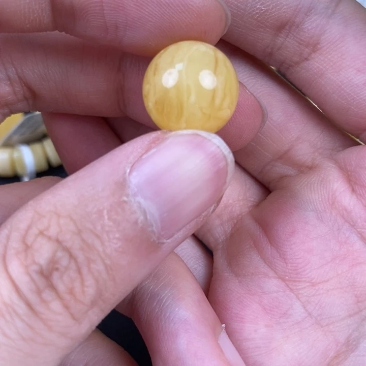 未镶嵌琥珀裸石微瑕33