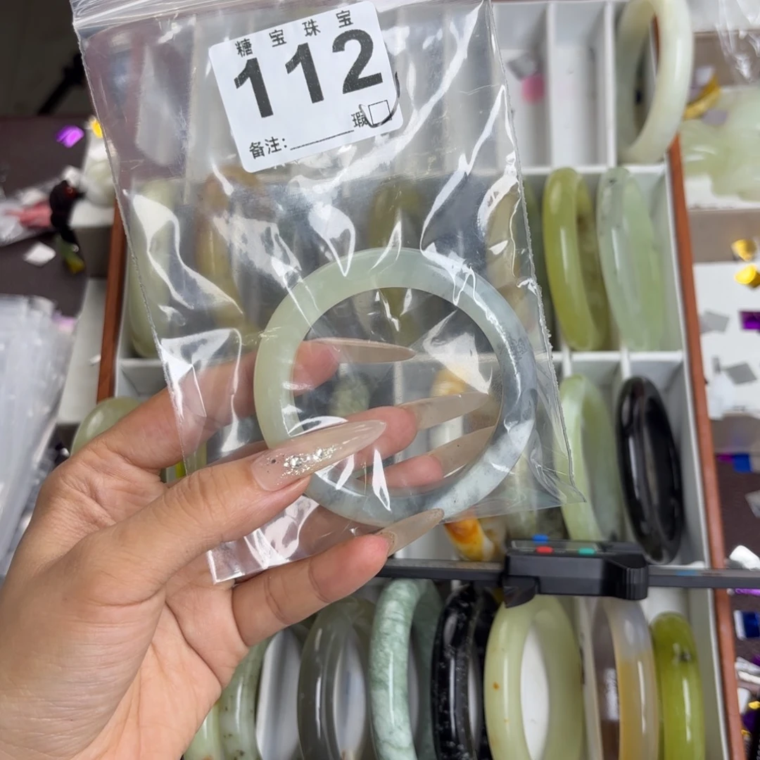 未镶嵌蛇纹石玉手镯墨**几