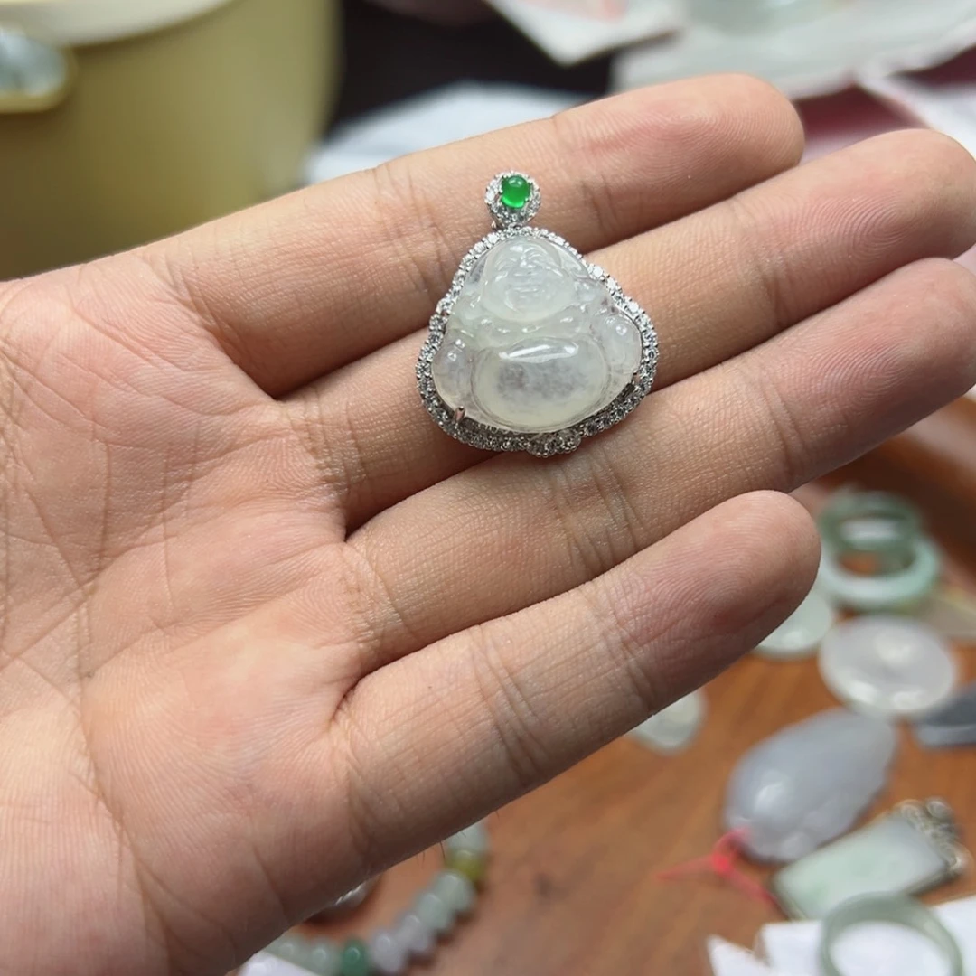 颈饰银S925镶嵌翡翠冰佛