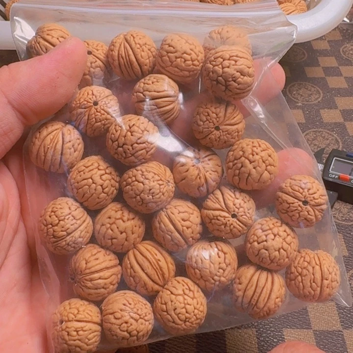 小***先桃核吊坠嘎嘎嘎哈哈哈哈哈哈哈哈