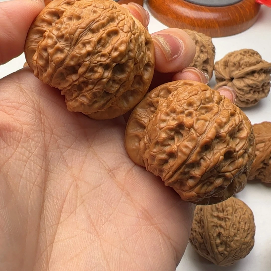 文玩核桃吊坠F****.血麒麟