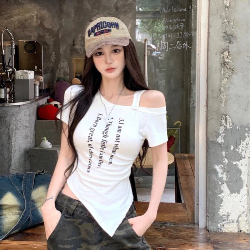 纯欲性感斜领露肩上衣女夏季美式辣妹字母印花体恤不规则褶皱T恤