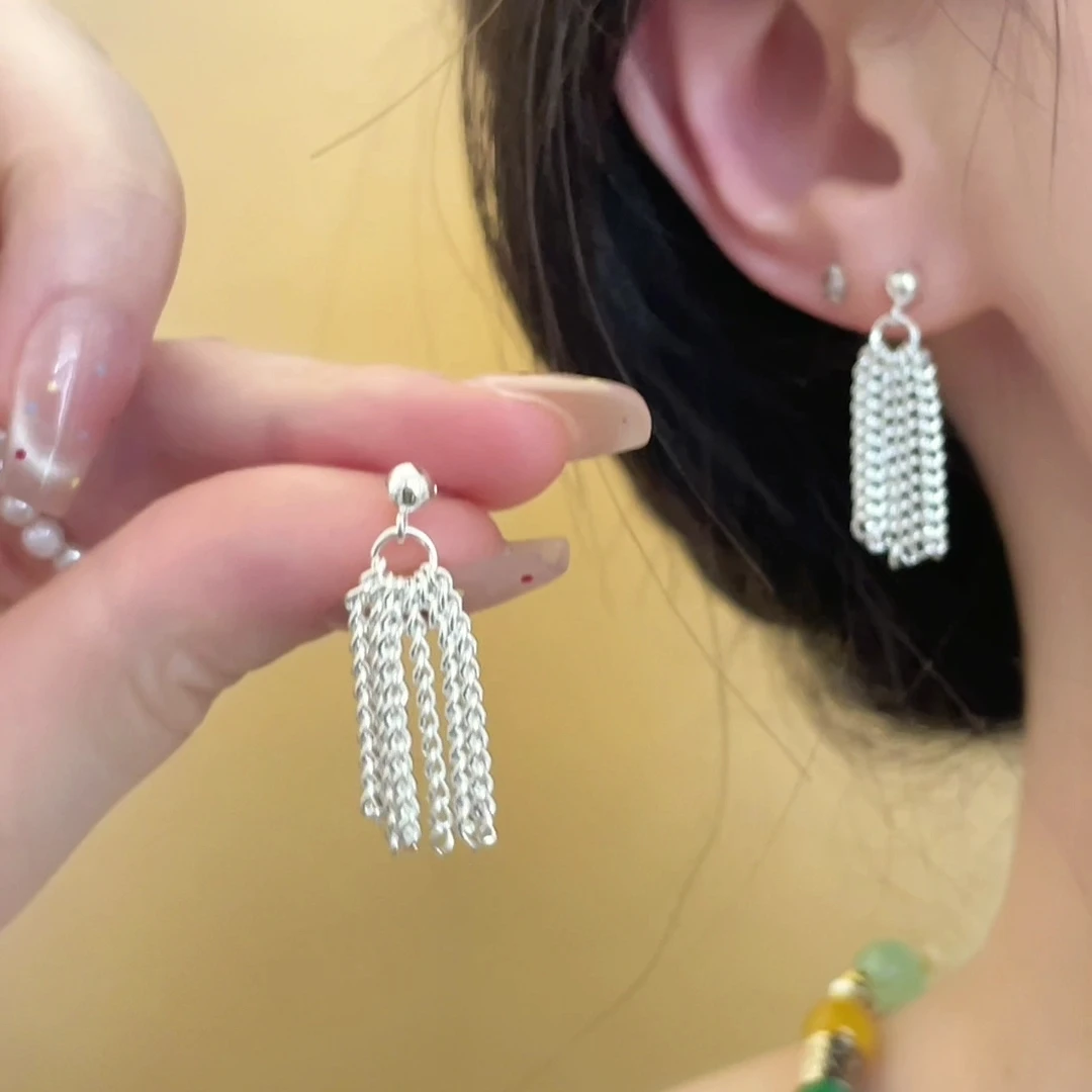 合金耳饰 灵动银色链条短款流苏耳钉简约小众百搭法式精致耳环