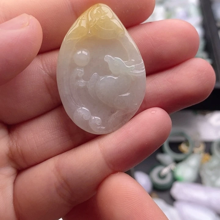 吊坠(不含链)未镶嵌翡翠