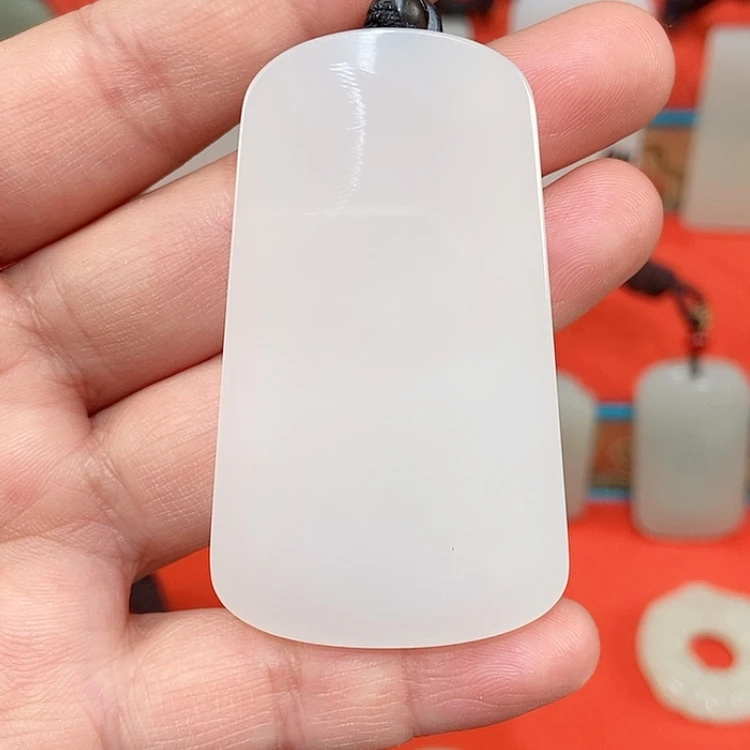 【闪购商品】颈饰未镶嵌和田玉