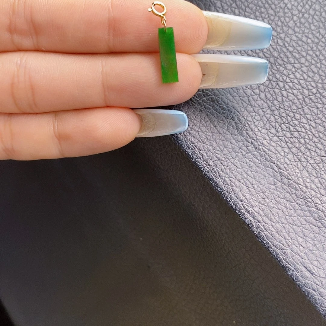 翡翠18K金镶嵌颈饰翡翠