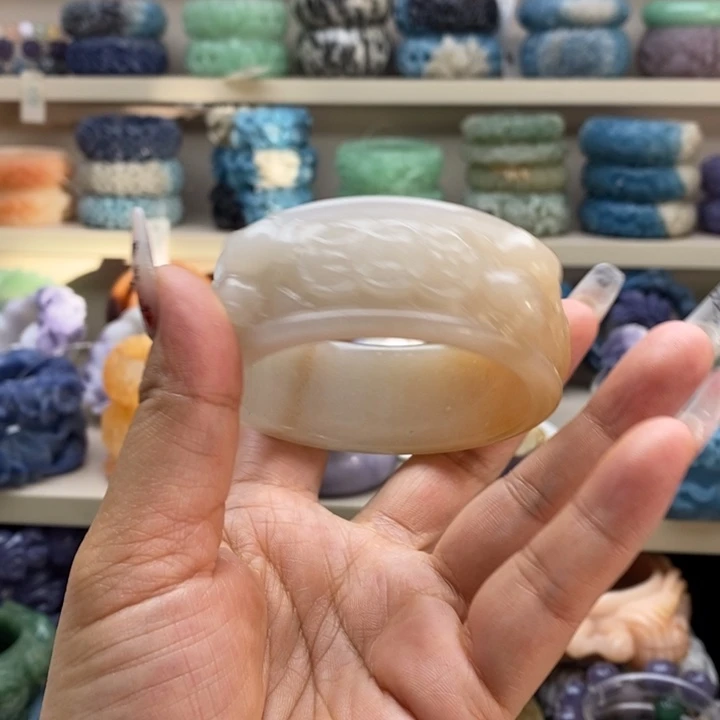 未镶嵌手镯石英岩玉