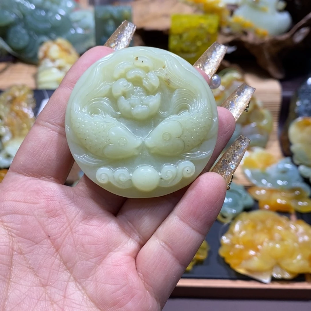 蛇纹石玉颈饰未镶嵌