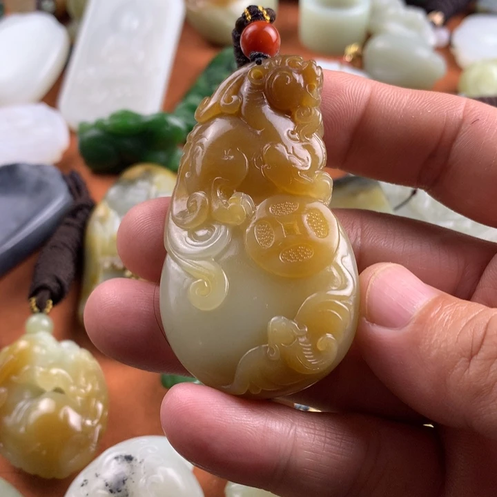 未镶嵌和田玉挂件