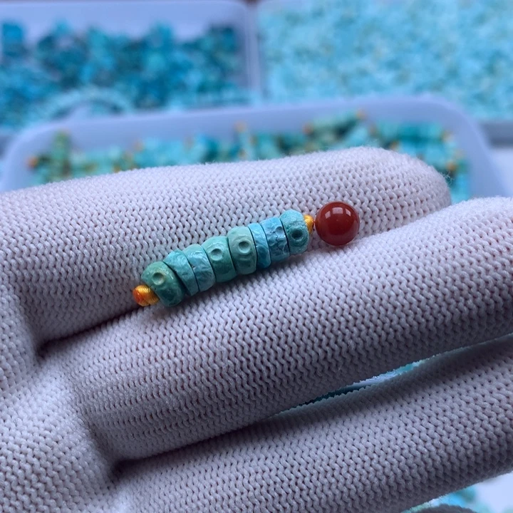 方***面南红玛瑙未镶嵌珠宝奇石