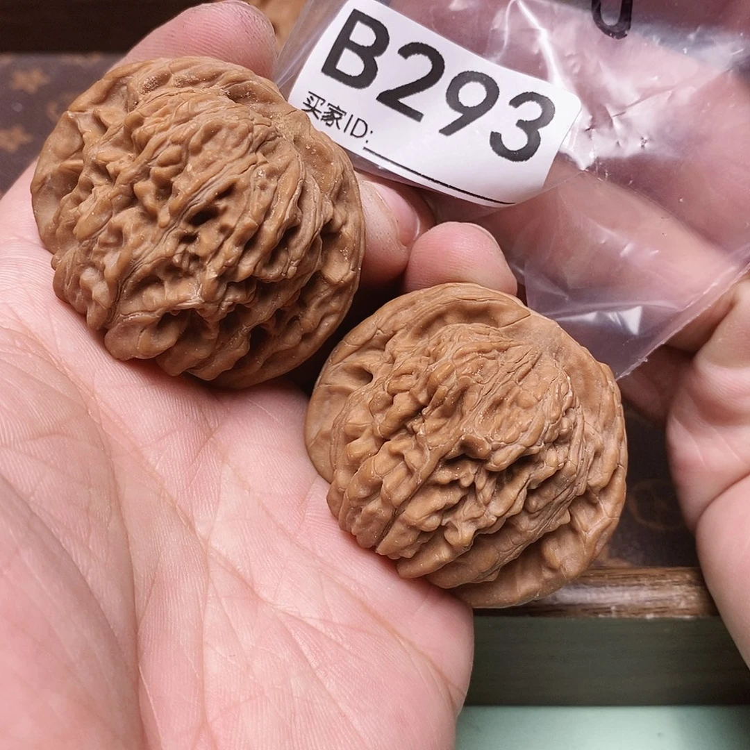 文玩核桃把件四座楼。