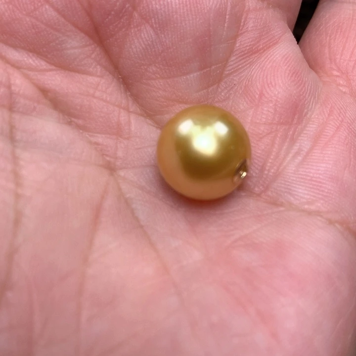 颈饰18K金镶嵌海水珍珠