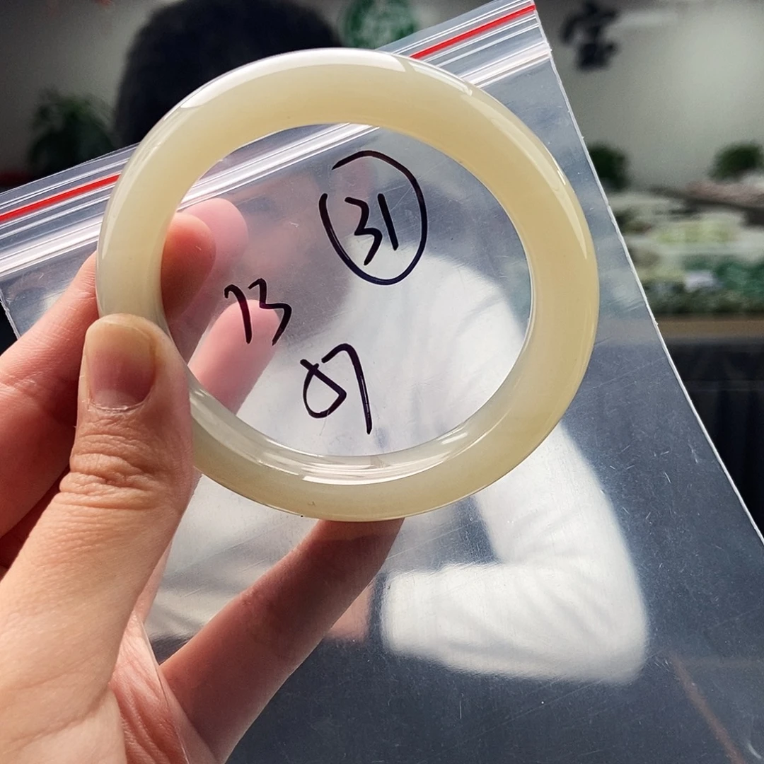 和田玉未镶嵌手镯拍一发一