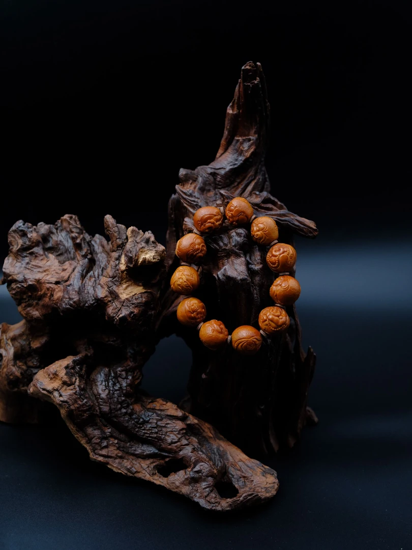 橄榄核满 锤纹八宝弥勒