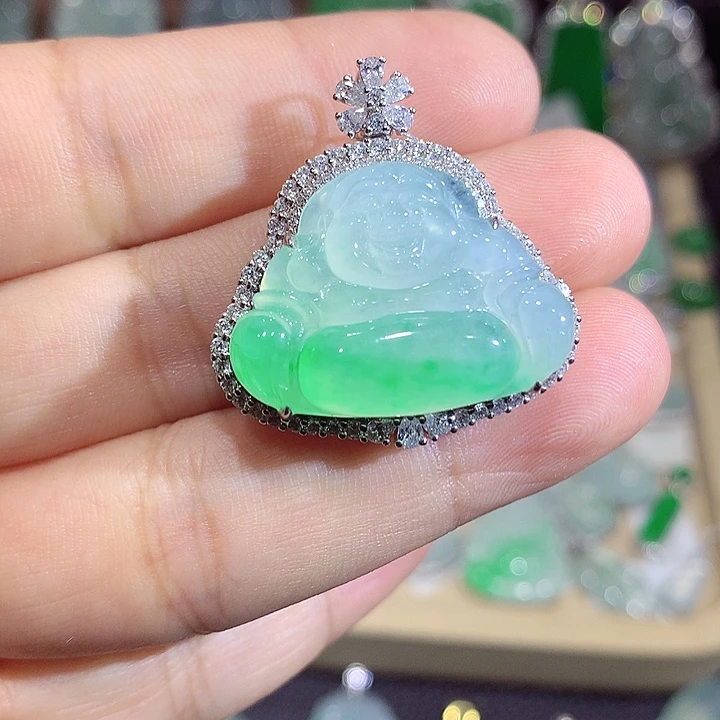 翡翠18K金镶嵌颈饰