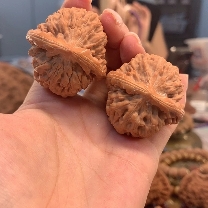 文玩核桃把件莲花