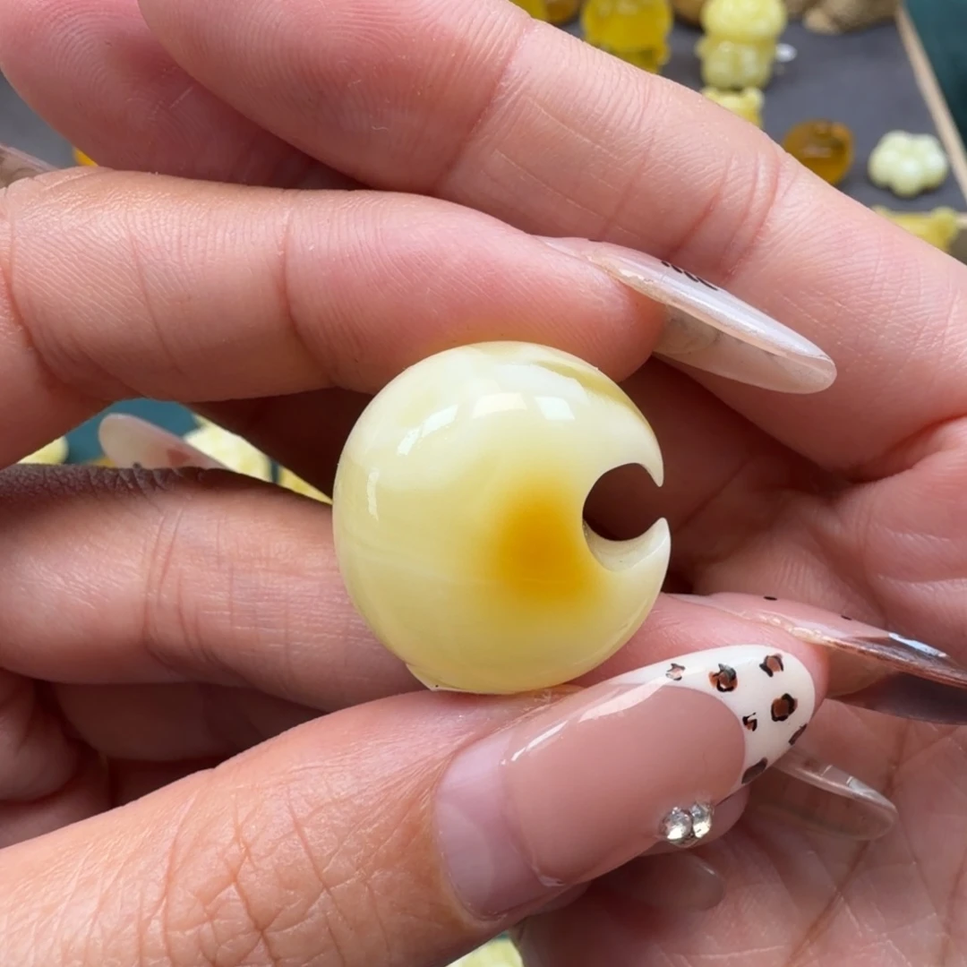 琥珀未镶嵌裸石蜜蜡