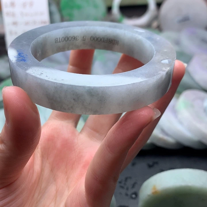 未镶嵌冰乌鸡定制翡翠