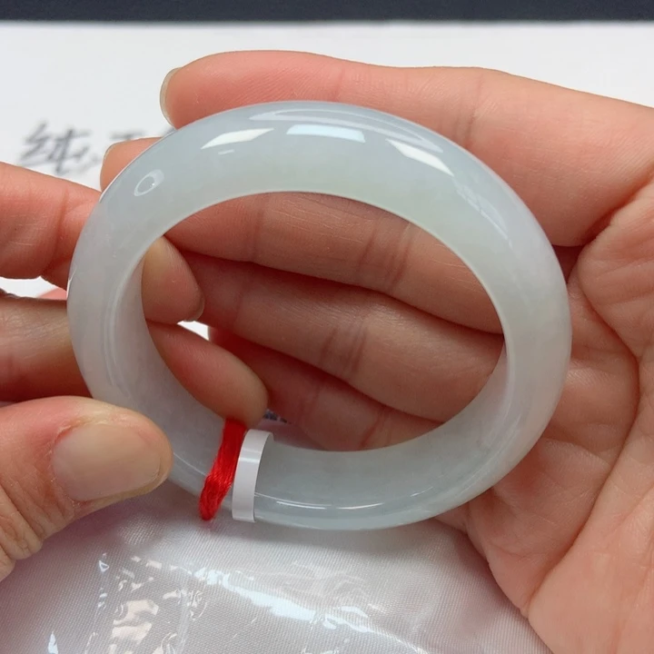 翡翠手镯未镶嵌50圈