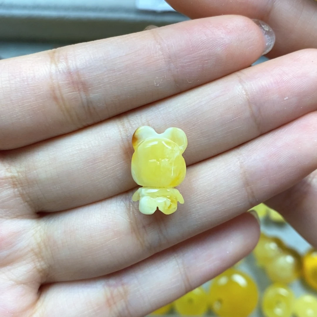 蜜蜡颈饰未镶嵌小熊