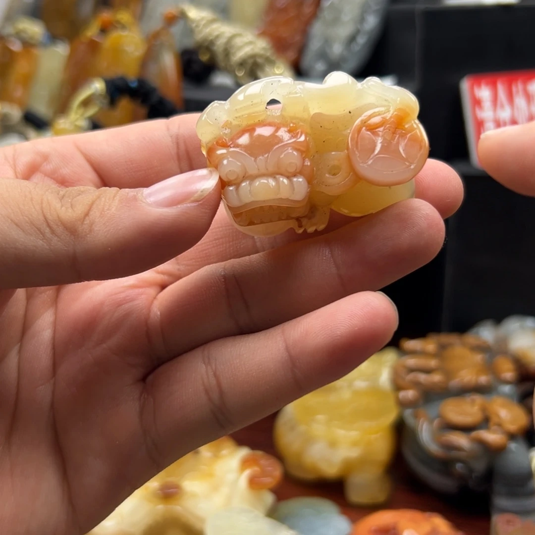 未镶嵌石英质玉（黄龙玉）黄龙玉