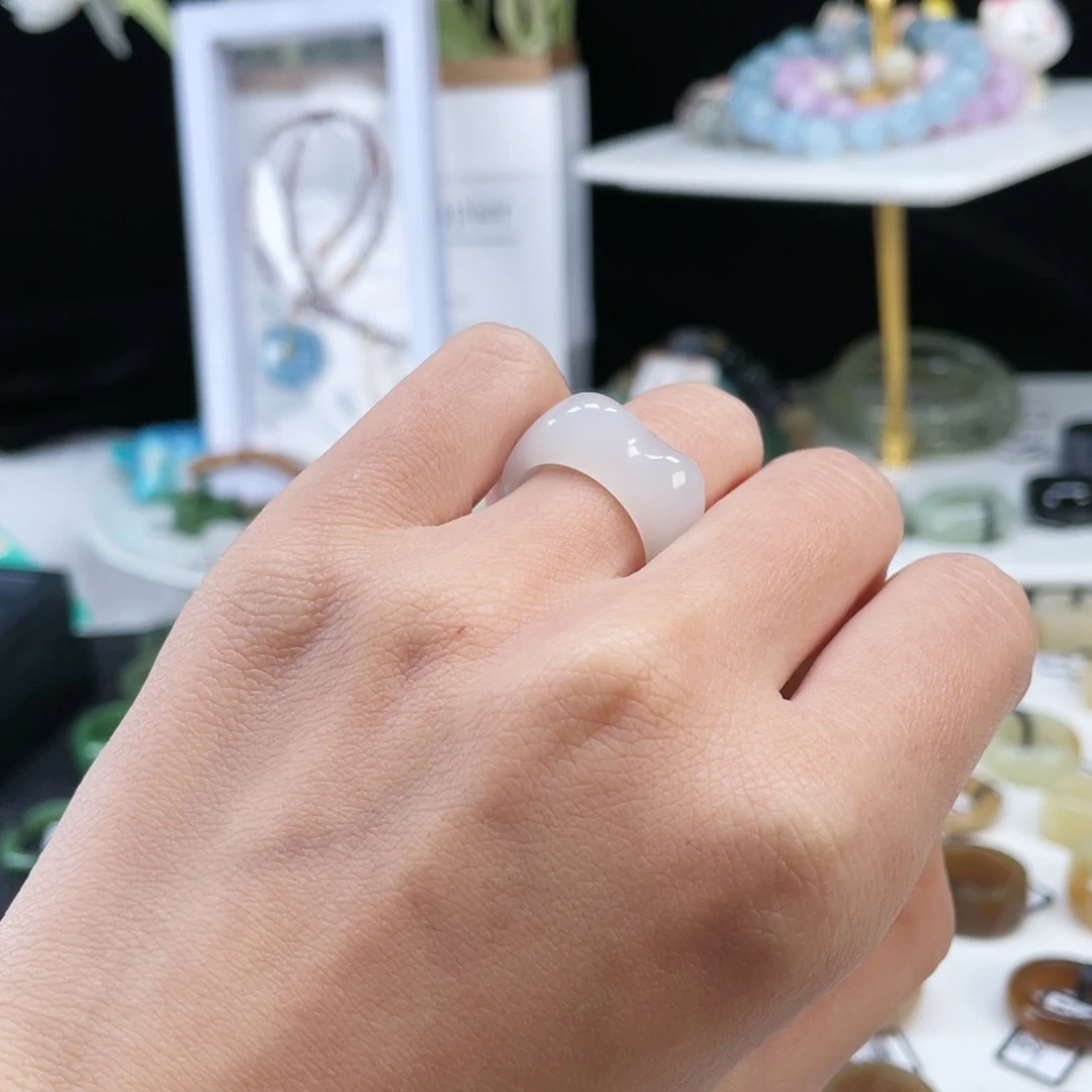和田玉（糖玉）未镶嵌戒指P83冰透猫耳朵16不退换