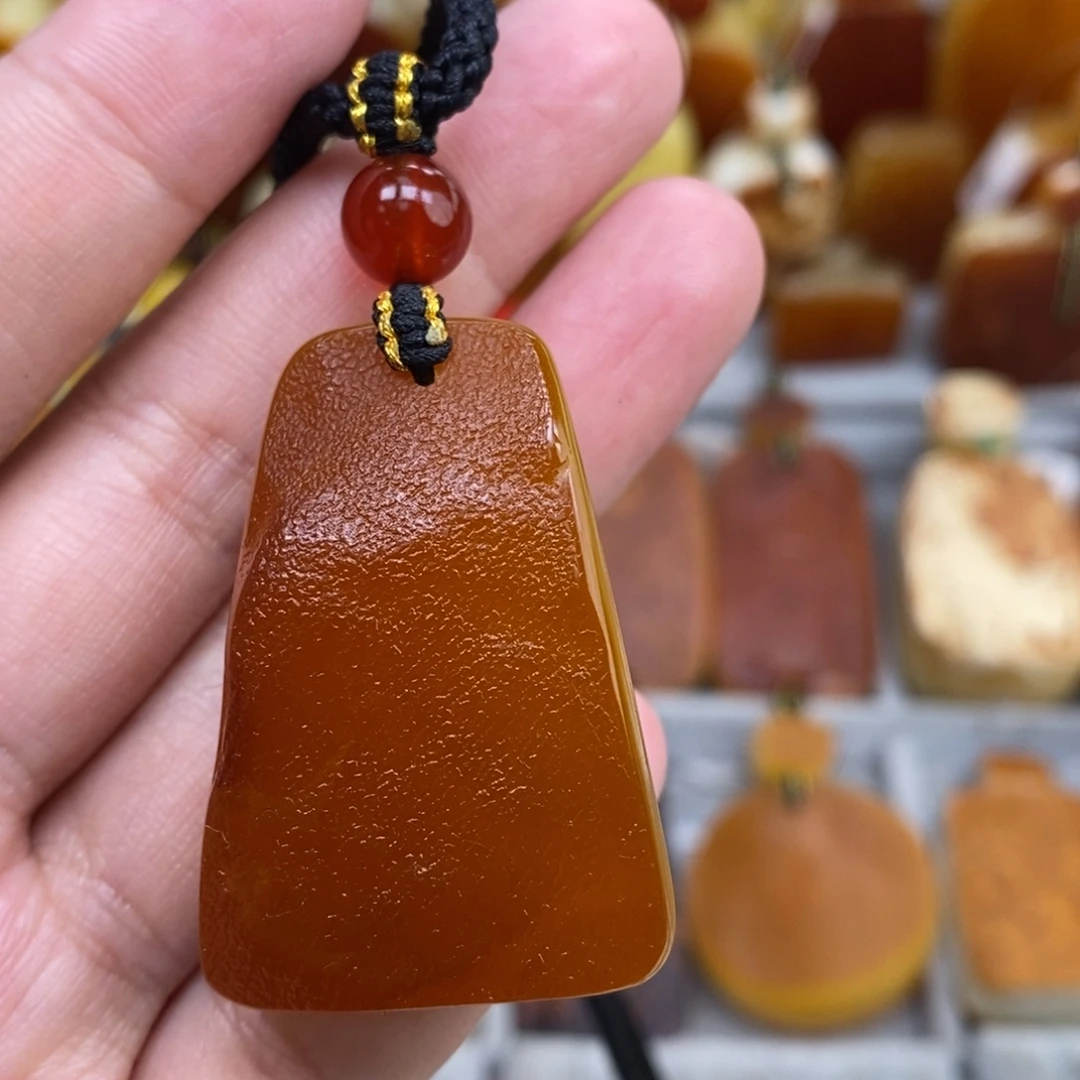 蜜蜡未镶嵌珠宝奇石