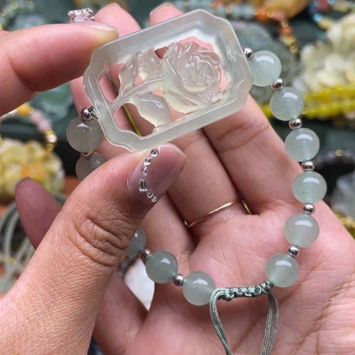 蛇纹石玉未镶嵌吊坠