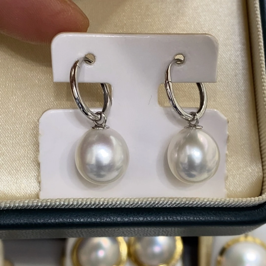 18K金镶嵌海水珍珠耳饰