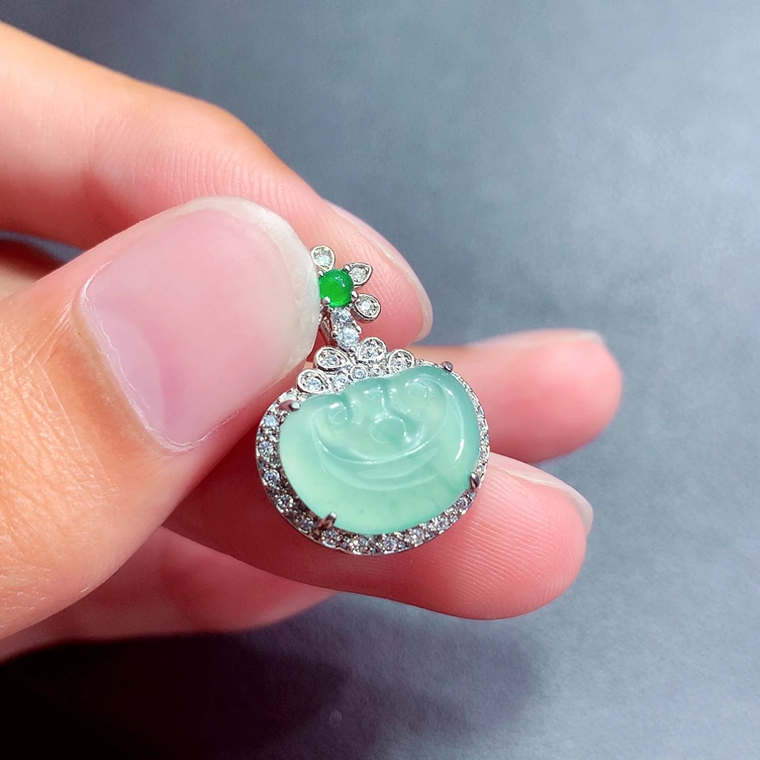 翡翠未镶嵌颈饰挂件
