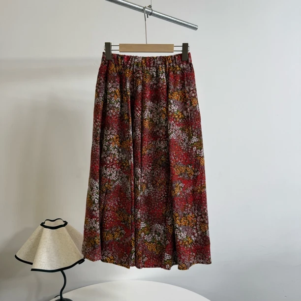 B90420两色小清新碎花褶皱雪纺大摆伞裙半身裙