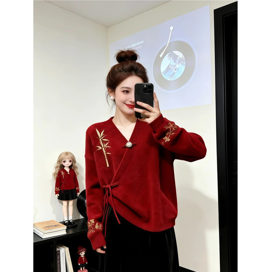新中式国风V领红色盘扣针织衫2026年春季新款洋气减龄长袖上衣